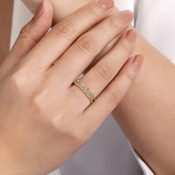 14K Yellow Gold Bujukan Diamond Easy Stackable Ring