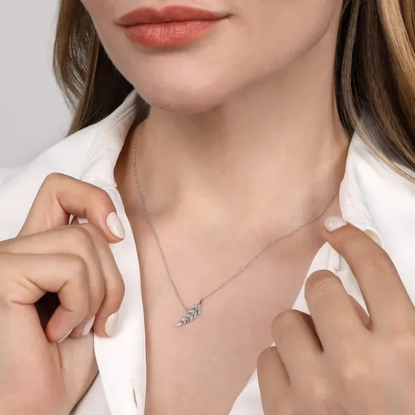 14K White Gold 0.05ctw Diamond Leaf Pendant Necklace