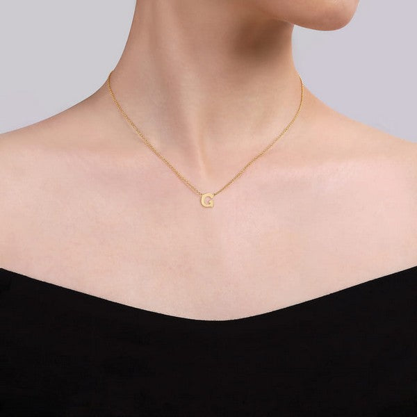 14K Yellow Gold G Initial Necklace Serial #S2216893
Size 17.5